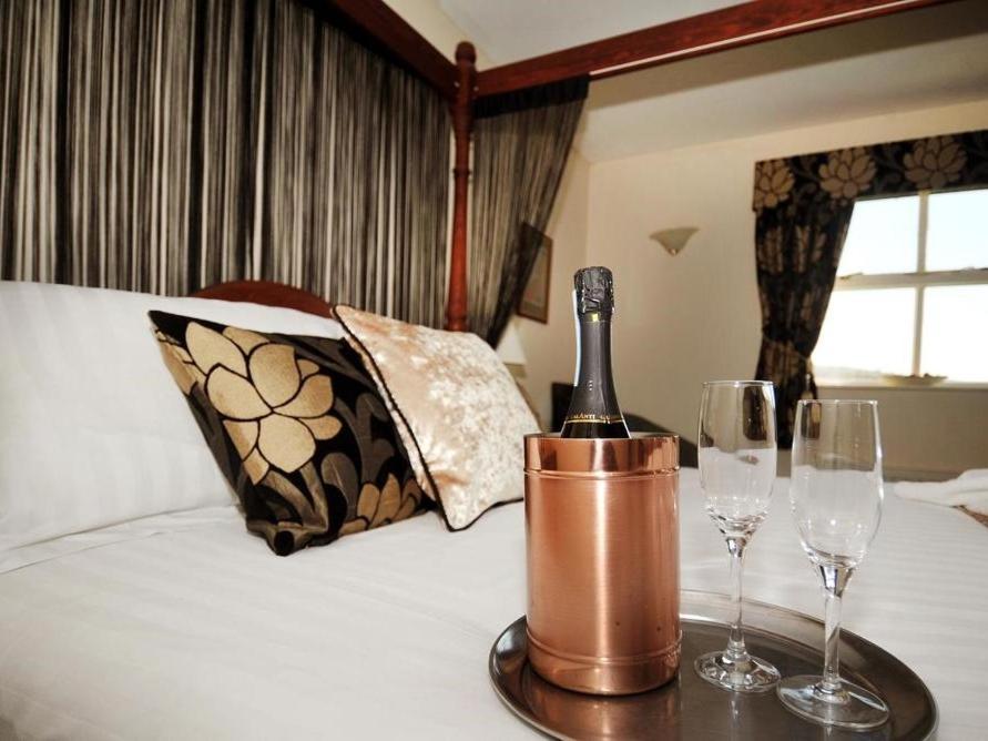 Rusland Pool Hotel Bouth Rom bilde